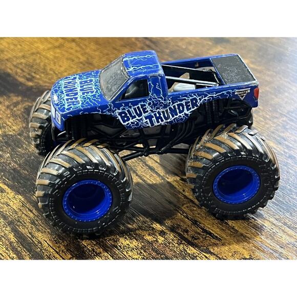 Monster Jam Blue Thunder Monster Truck 1:64 - Picture 4 of 8